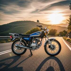 moto 125 circulando por carretera con seguro obligatorio incluido