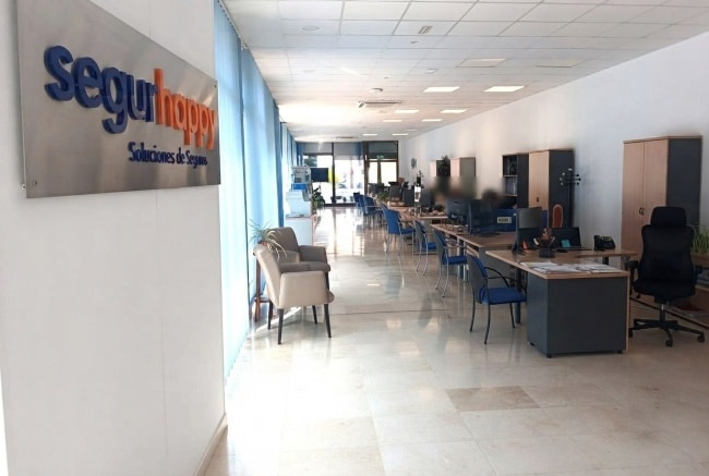 oficina de SegurHappy, correduría de seguros con atención personalizada